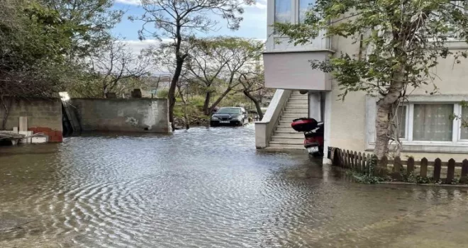 Küçükçekmece Gölü’nde su seviyesi yükseldi
