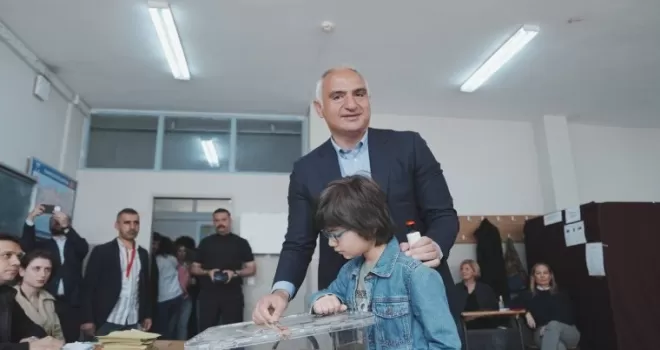 Kültür ve Turizm Bakanı Ersoy oyunu kullandı
