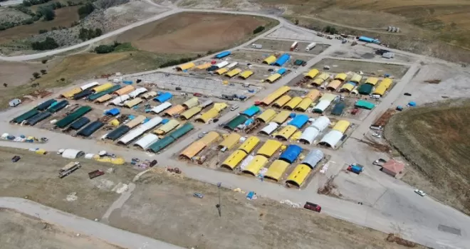 Kurban Bayramı için kurulan pazarlar müşterilerini bekliyor
