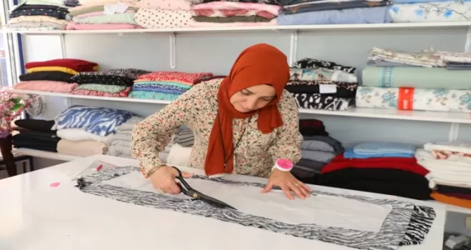 Kursla başladı, kendi atölyesini kurdu