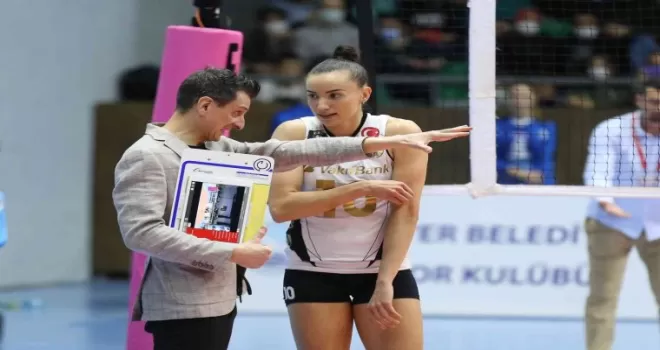 Lider VakıfBank, Sarıyer deplasmanında set vermedi
