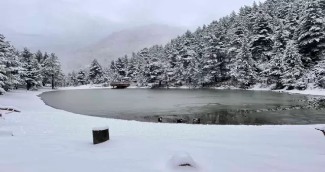 Limni Gölü’nden eşsiz kar görüntüleri