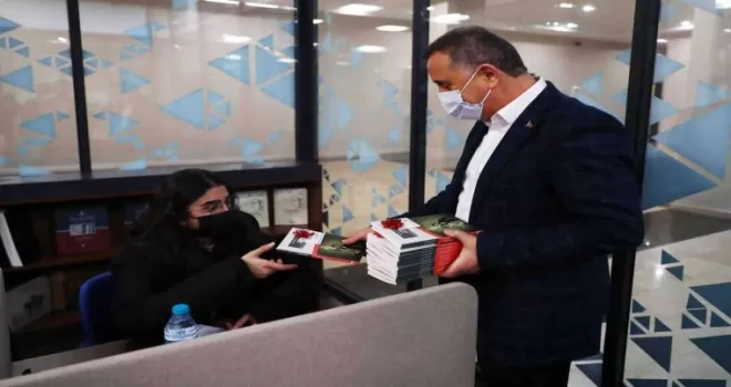 Lokman Çağırıcı’dan kitap hediyesi
