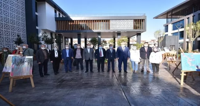 Lösemili çocuklar yararına resim sergisi düzenlendi
