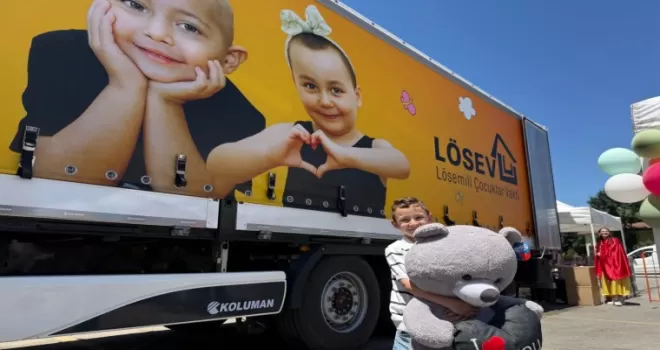 LÖSEV’in ’İyilik Tırı’ Marmaralı ailelerle buluştu