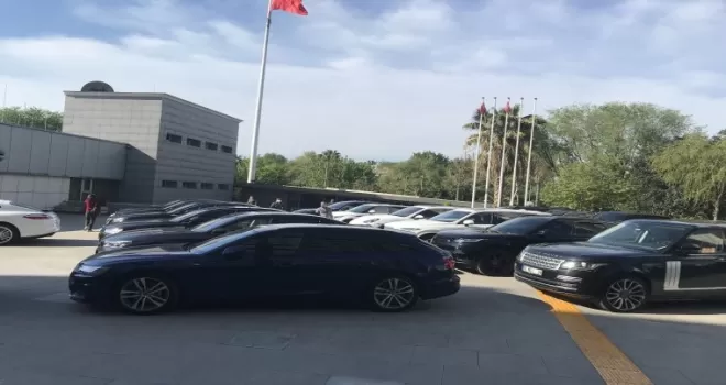 Lüks otomobil kaçakçılığı operasyonu: 24 araç ele geçirildi
