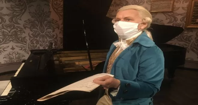 Madame Tussauds İstanbul’un yıldızları maskeli
