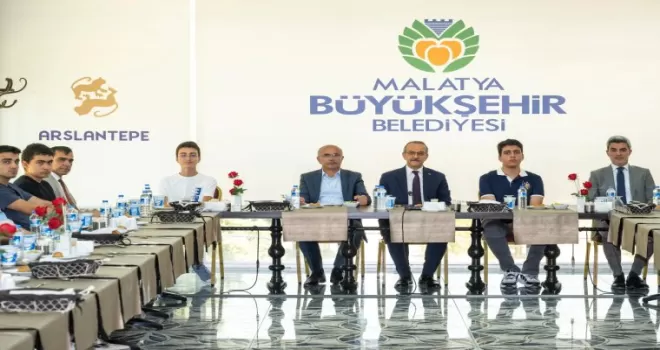 Malatya’da başarılı öğrenciler onuruna yemek