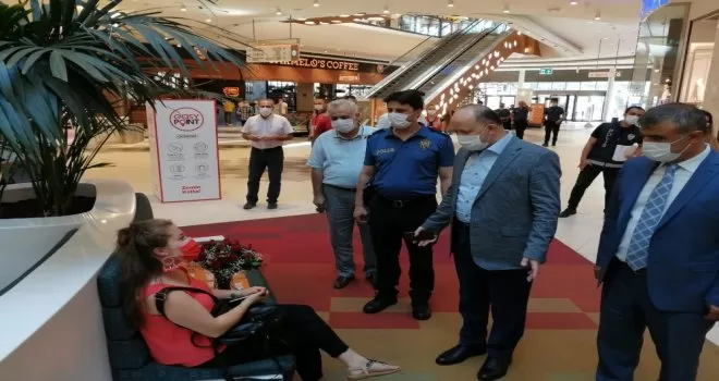 Maltepe’de alışveriş merkezinde korona virüs denetimleri
