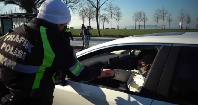 Maltepe’de emniyet kemeri denetiminde 34 sürücüye ceza yağdı
