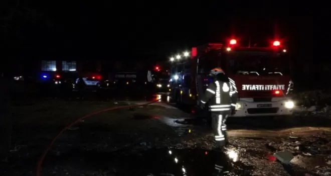 Maltepe’de geri dönüşüm deposunda yangın
