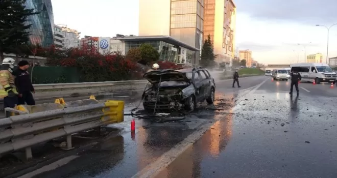 Maltepe’de lüks cip böyle alevlere teslim oldu

