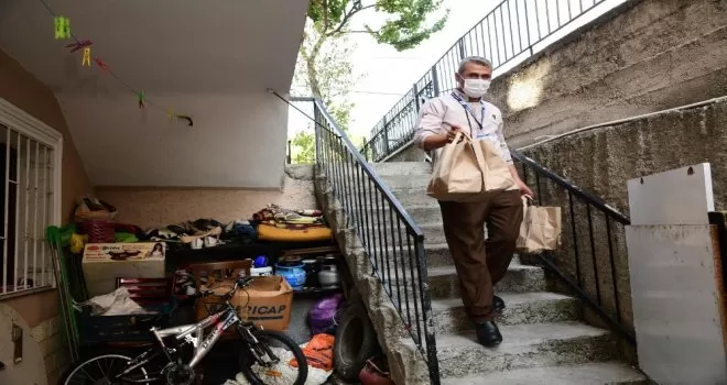 Mamak Belediyesi’nden evlere sıcak yemek servisi
