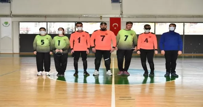Mamak’ın engel tanımayan kahramanlarından gösteri maçı
