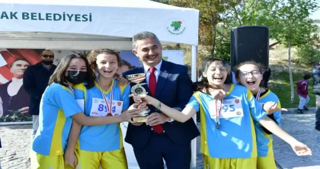 Mamak’ta Cumhuriyet coşkusu koşu ile başladı
