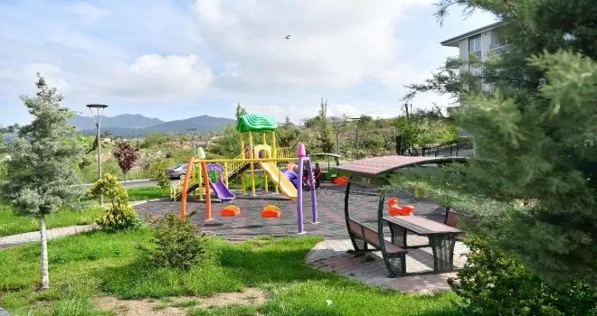 Mamak’ta parklar bakım ve onarımdan geçiyor
