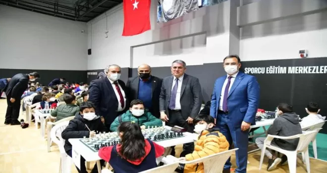 Mamak’ta satranç heyecanı başladı
