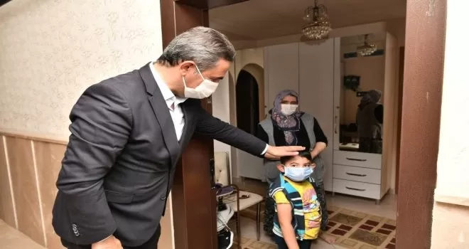 Mamak’tan “Mini Mini Birlere Okul Hediyesi”
