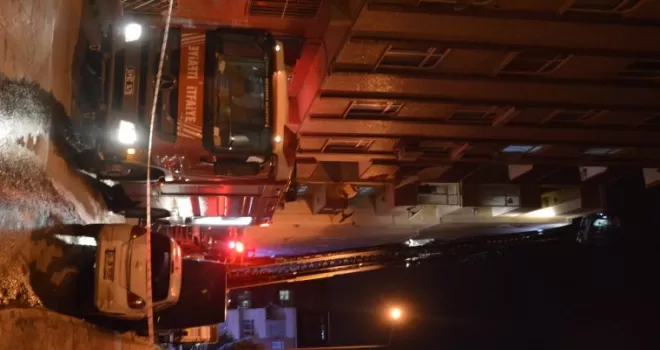 Mangal keyfi kötü bitti...Çatı katında çıkan yangın geceyi aydınlattı
