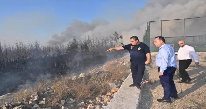 Manisa İtfaiyesi’nden Kayapınar yangınına müdahale