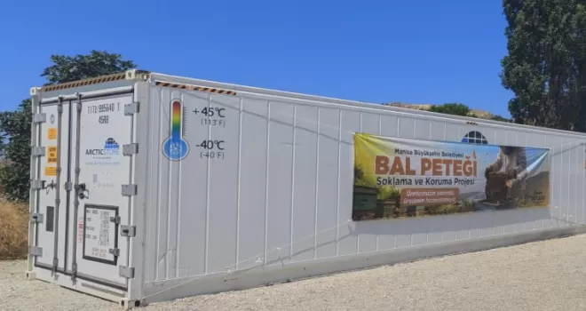 Manisalı arıcıların petekleri büyük balmumu güvesine karşı korunacak