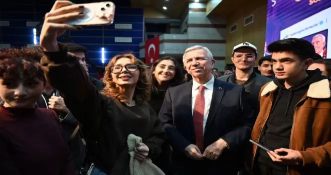 Mansur Yavaş Ankaralı gençlerle buluştu
