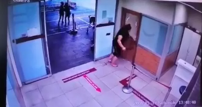 Maske takmayan kadın hastanede adeta terör estirdi
