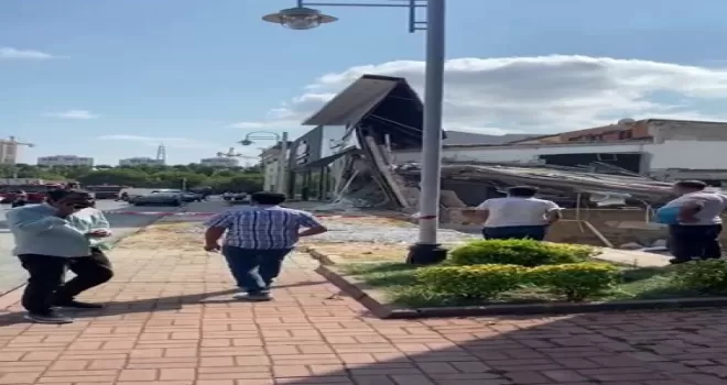 Masko Sanayi Sitesi’nde bir bina çöktü
