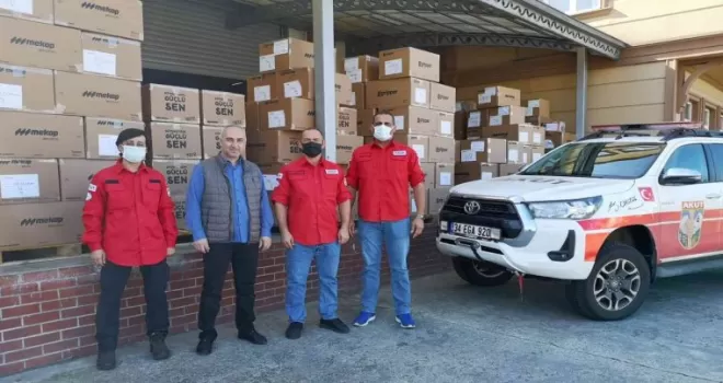 MEKAP’tan AKUT’a iş ayakkabısı bağışı