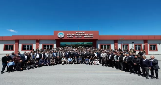 Memduh Büyükkılıç bayram sevincini şehrin dört bir yanında yaşadı