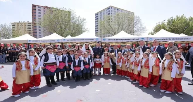 Memduh Büyükkılıç’tan 23 Nisan sürprizi
