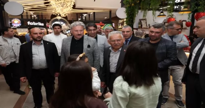 Memduh Büyükkılıç’tan Çarşı Melikgazi’ye ziyaret