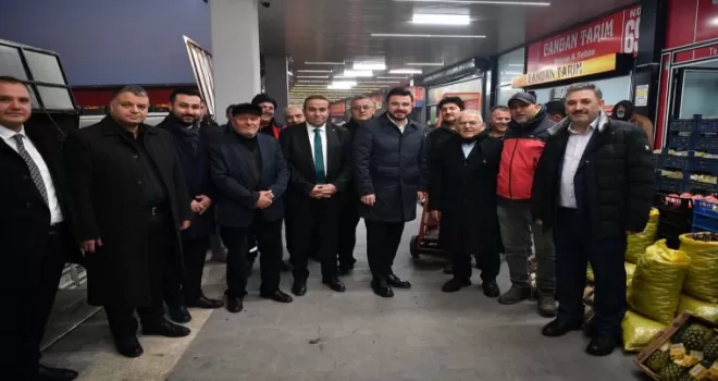 Memduh Büyükkılıç’tan Kayseri hal esnafına sabah ziyareti