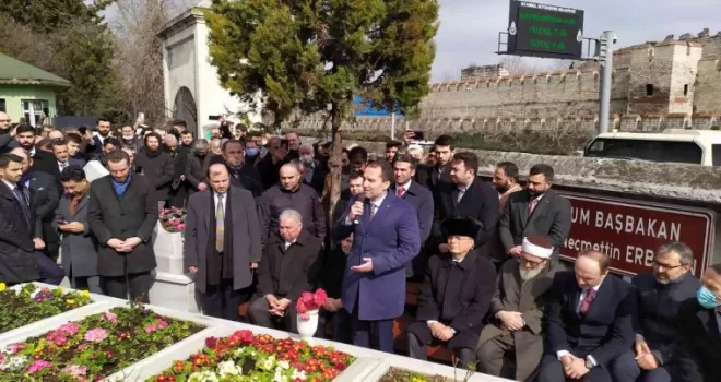 Merhum Başbakan Necmettin Erbakan kabri başında anıldı

