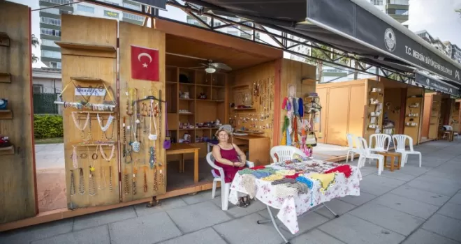 Mersin’de üretici kadın stantları dayanışmayı güçlendiriyor