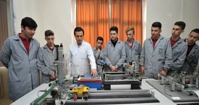 Meslek öğretmenlerinin yüzde 85’ine işbaşı eğitimi
