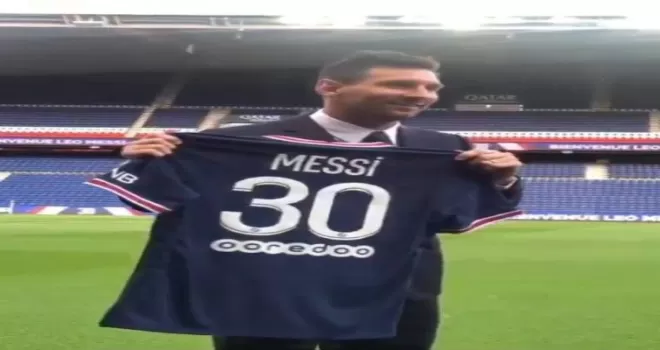 Messi, PSG formasıyla sahada!
