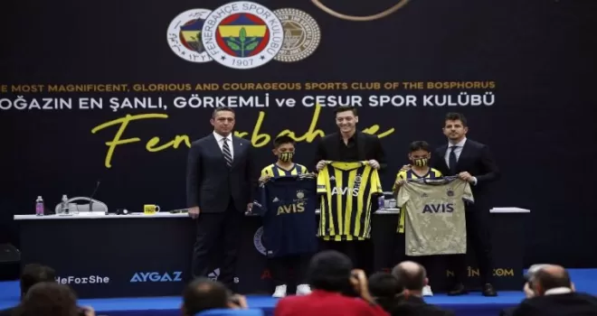 Mesut Özil en popüler futbolcu oldu
