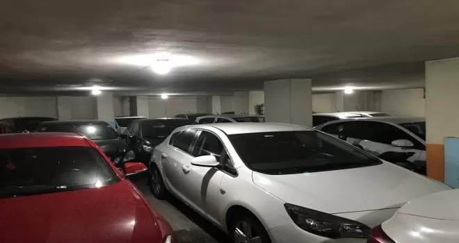 Meteoroloji uyardı, İstanbullular araçlarını dolu öncesi korumaya aldı
