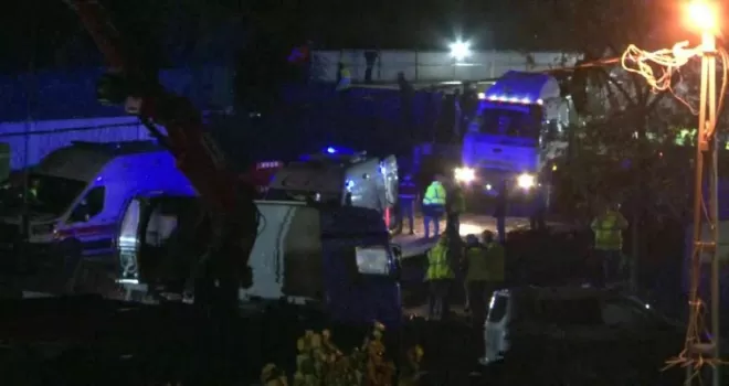 Metro şantiyesinde işçileri tünele indiren vincin halatı koptu: 3 işçi yaralı
