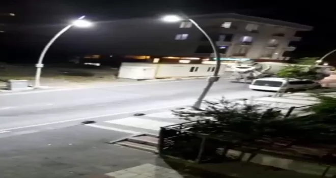 Mikser döke döke ilerledi, ortalık betonla kaplandı
