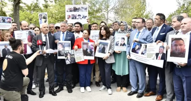 Milletvekili Örs Çin Büyükelçiliği’nde protestoya katıldı!