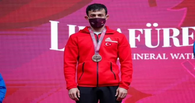 Millilerden Budapeşte’de 6 madalya, 4 olimpiyat kotası