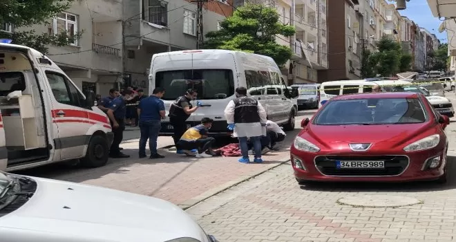 Minibüsün altından kalan 3 yaşındaki çocuk feci şekilde can verdi
