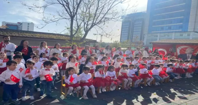 Minik öğrencilerden 29 Ekim Cumhuriyet Bayramı kutlaması
