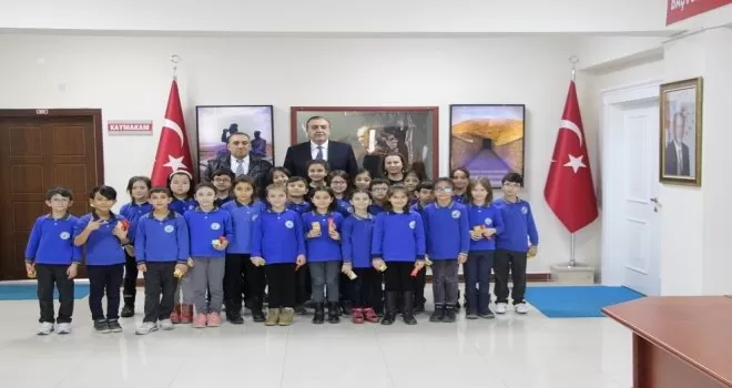Minik öğrencilerden Polatlı Kaymakamı Tunçer’e ziyaret
