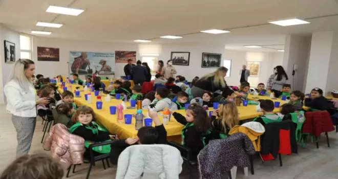 Miniklere tohumdan fide yetiştirme eğitimi verildi
