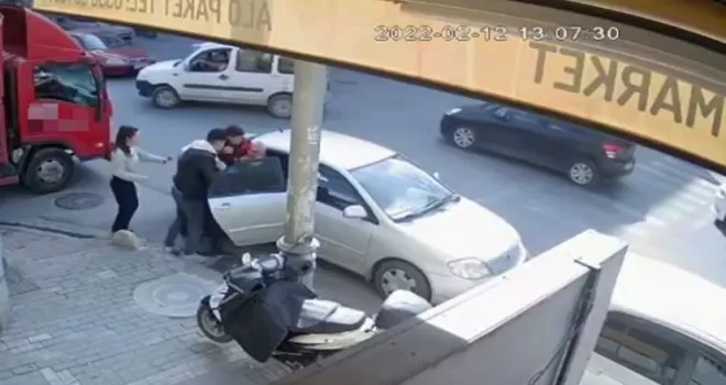 Miras tartışmasında nişanlısıyla dayısına saldırdı, o anlar kamerada
