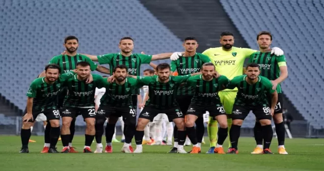 Misli.com 2. Lig: Kocaelispor: 3 - Sakaryaspor: 0 (İlk yarı)
