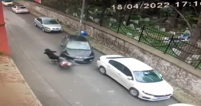 Motosiklet ile otomobil kafa kafaya çarpıştı: 1 yaralı
